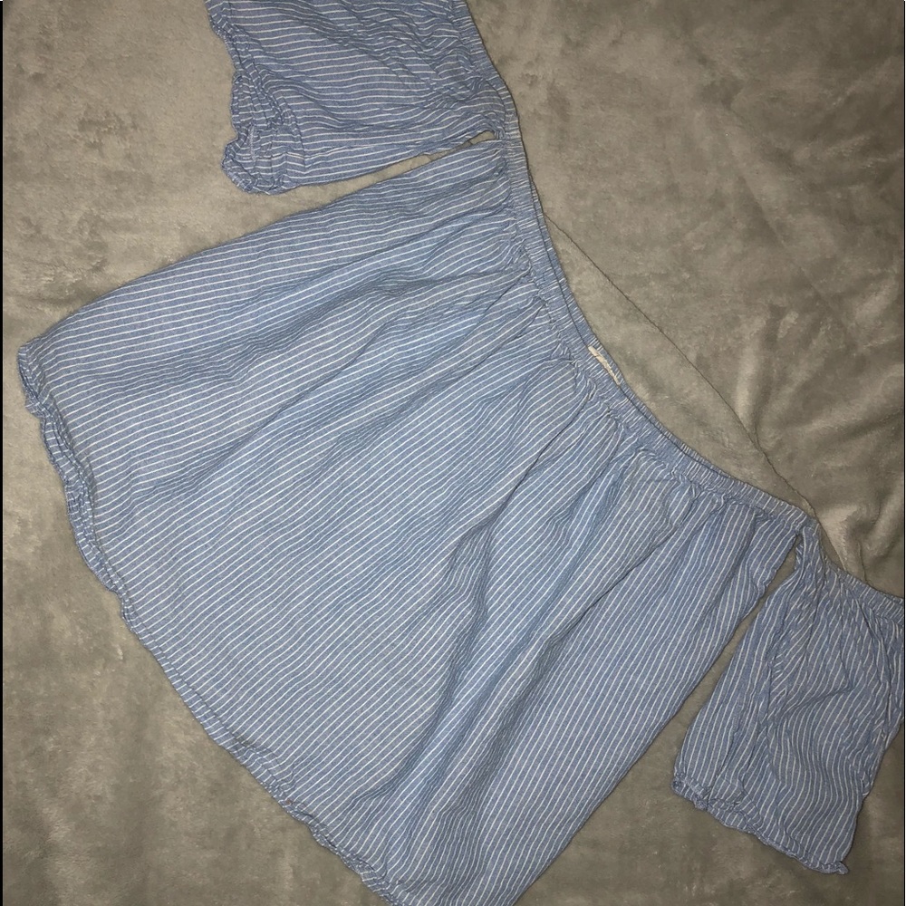 Off-the-shoulder Striped Crop Top